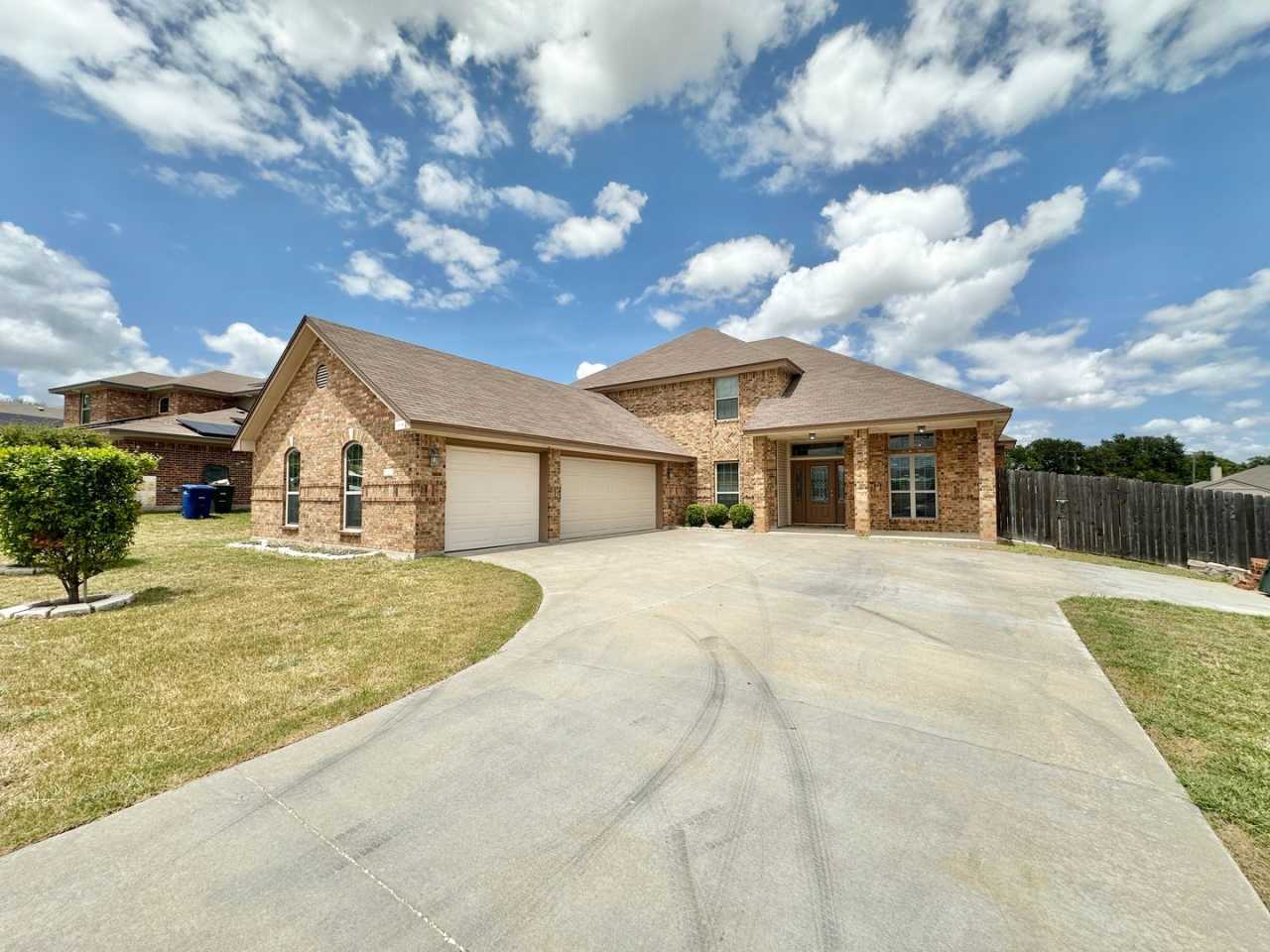 Price Drop! Viewable Now! Small Pets Accepted!