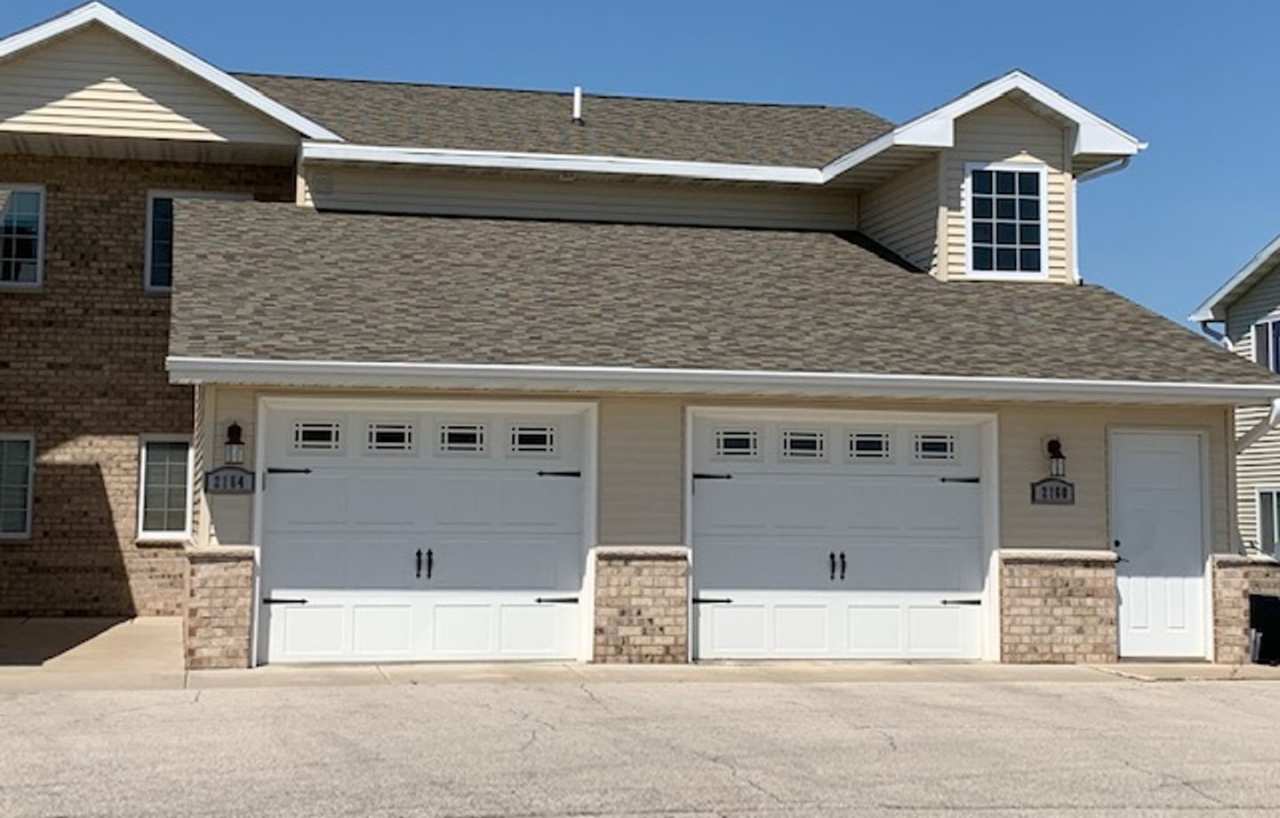 2 Bedroom, 2 Bathroom Lower Available