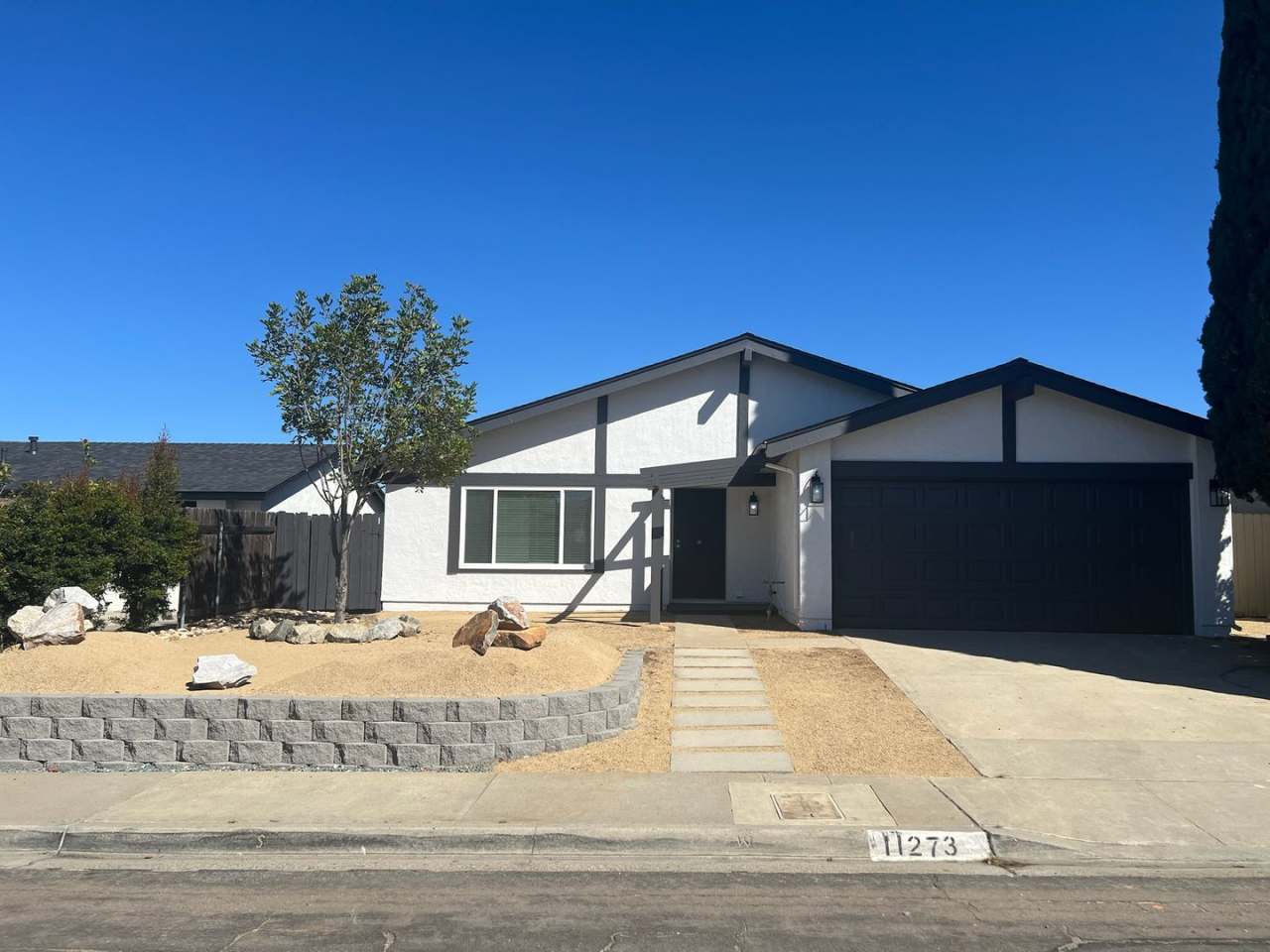 Newly renovated Beauty!