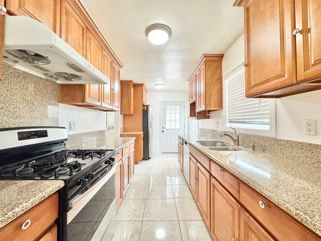 Beautiful 3Bd/1.5Ba Available In Santa Ana