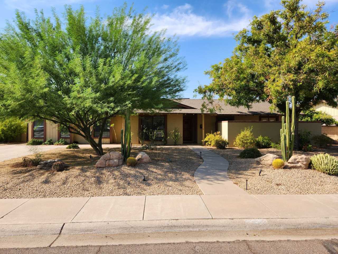 Tempe 4 Bedroom 3 Bath w/ Pool right near ASU!