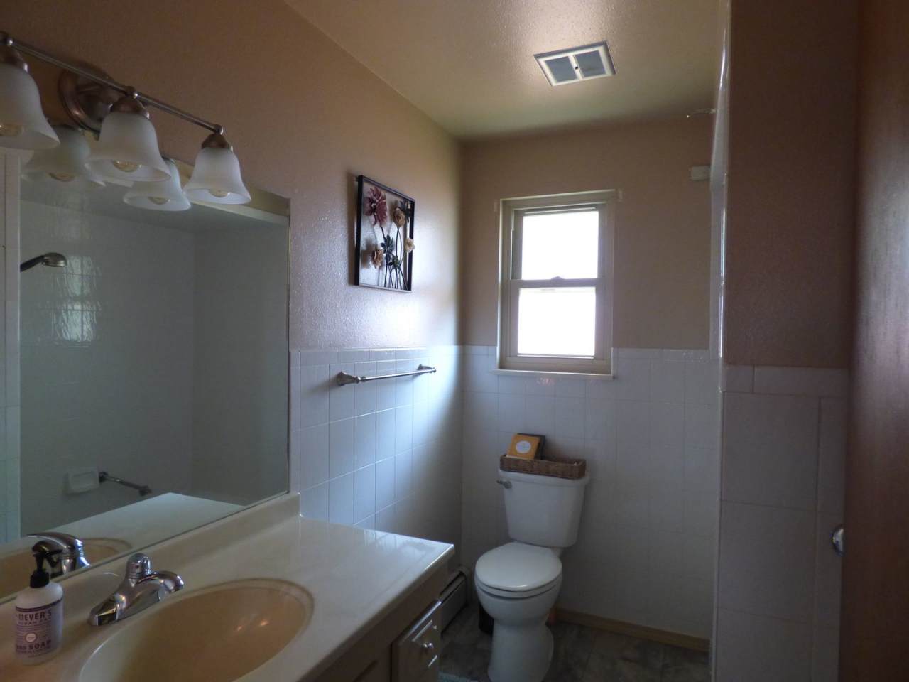 Beautiful Home in Longmont Estates