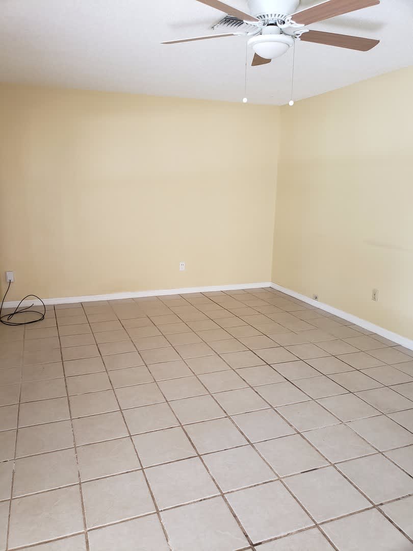 Available - 2 Bed/1Bath Single Family Home~Fenced Yard