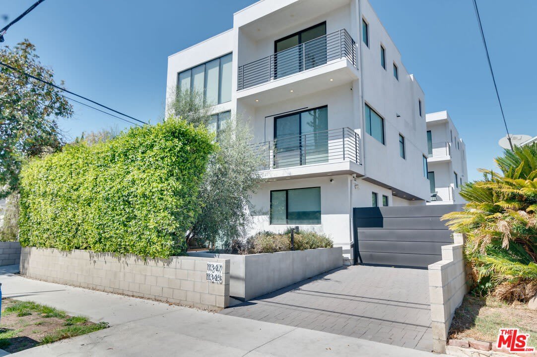 11347 Mississippi Ave