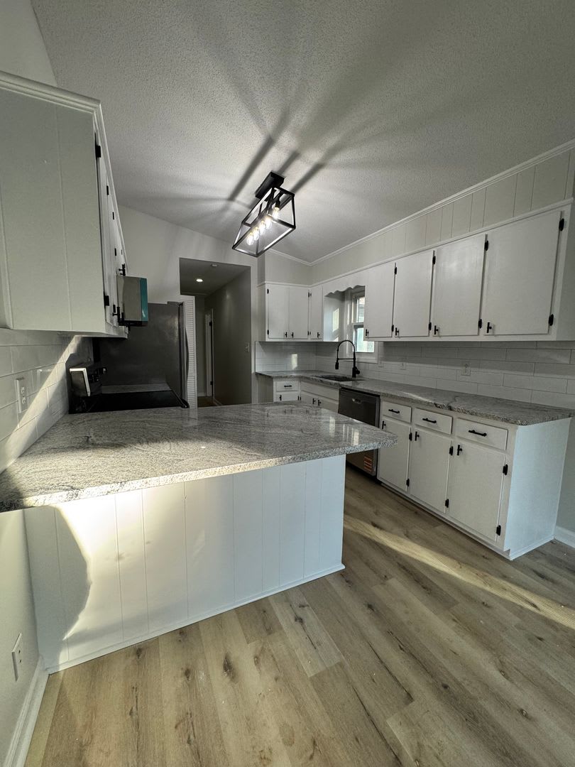 Modern 3bed/2bath in GREAT neighborhood!