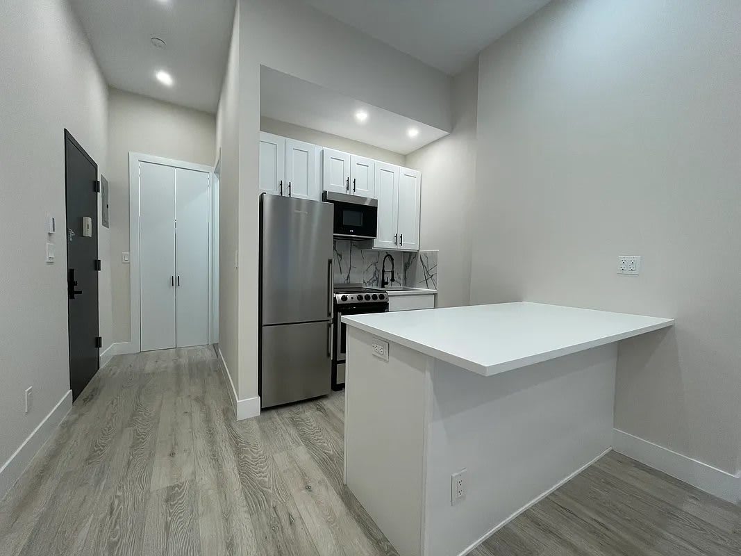 237 E 33rd St Apt 2A