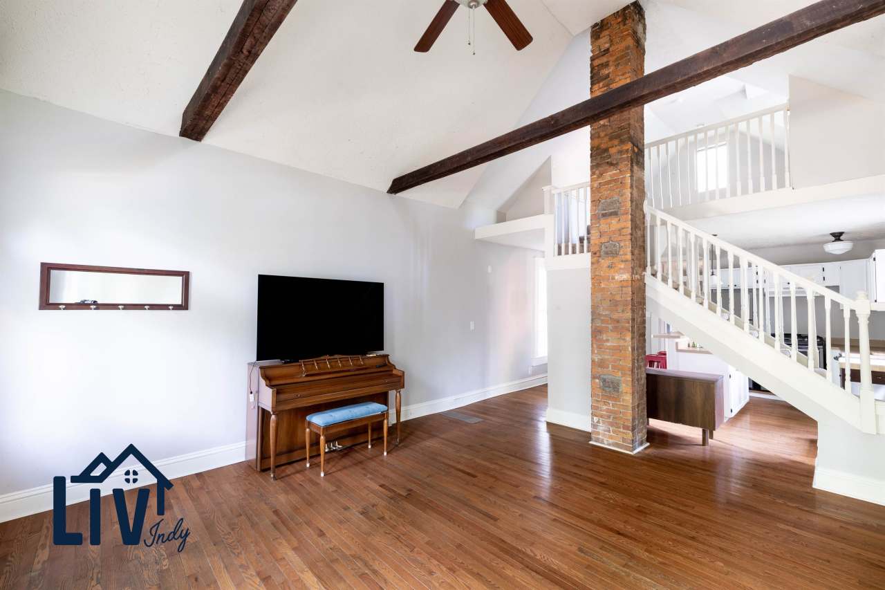 1121 East 9th Street