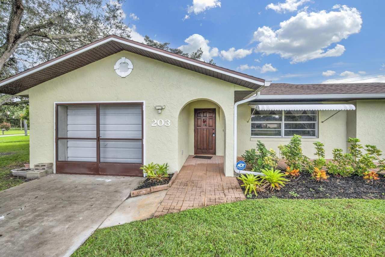 203 SE Camino Street