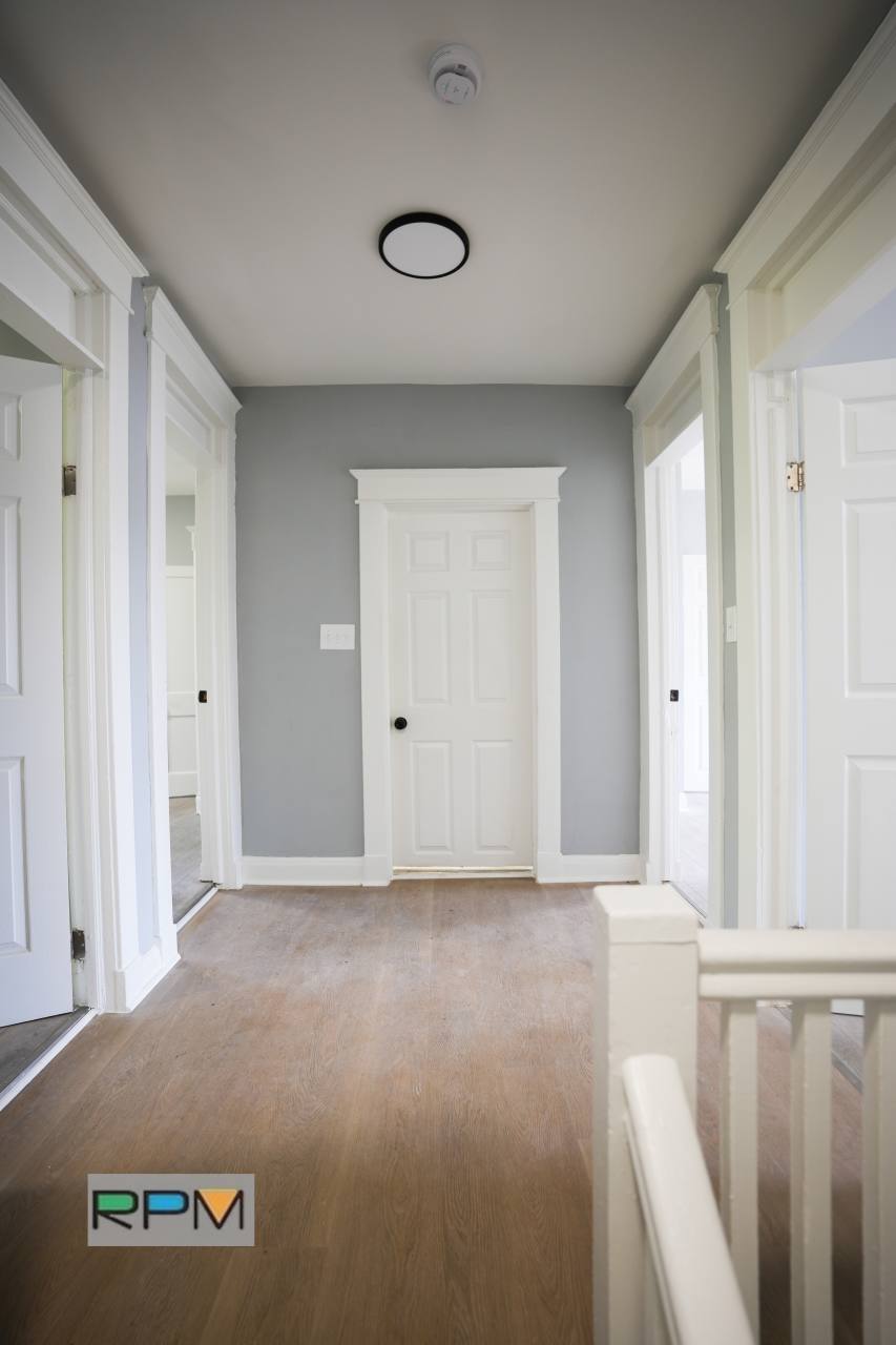 4904 Queensberry Ave