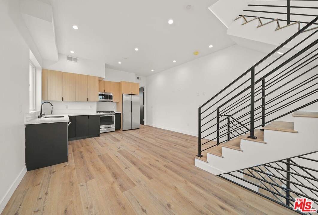 1520 Magnolia Ave unit: 1