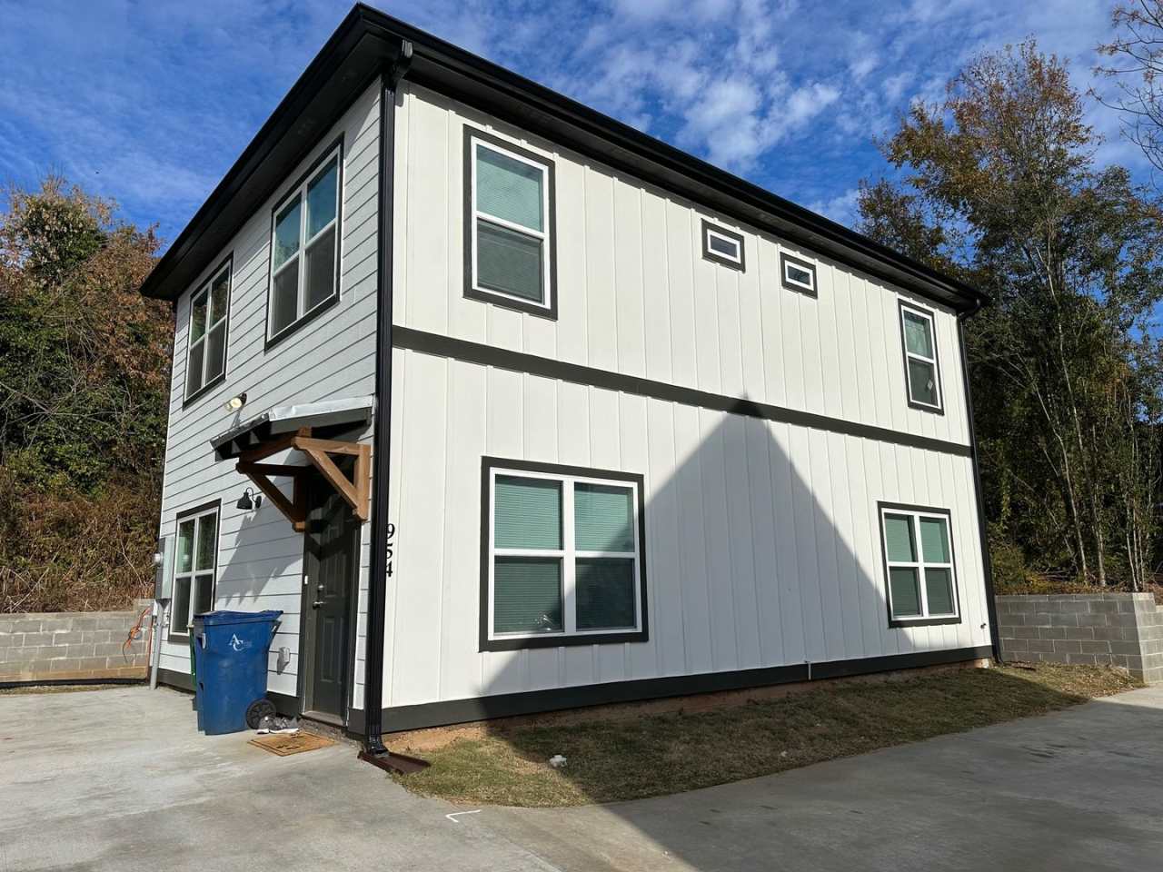 4 BR/ 4BA Home Located on MLK