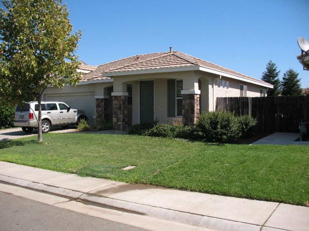 Stylish 3 Bed / 2.5 Bath Home in Lincoln – Bright, Spacious  Move-In Ready!