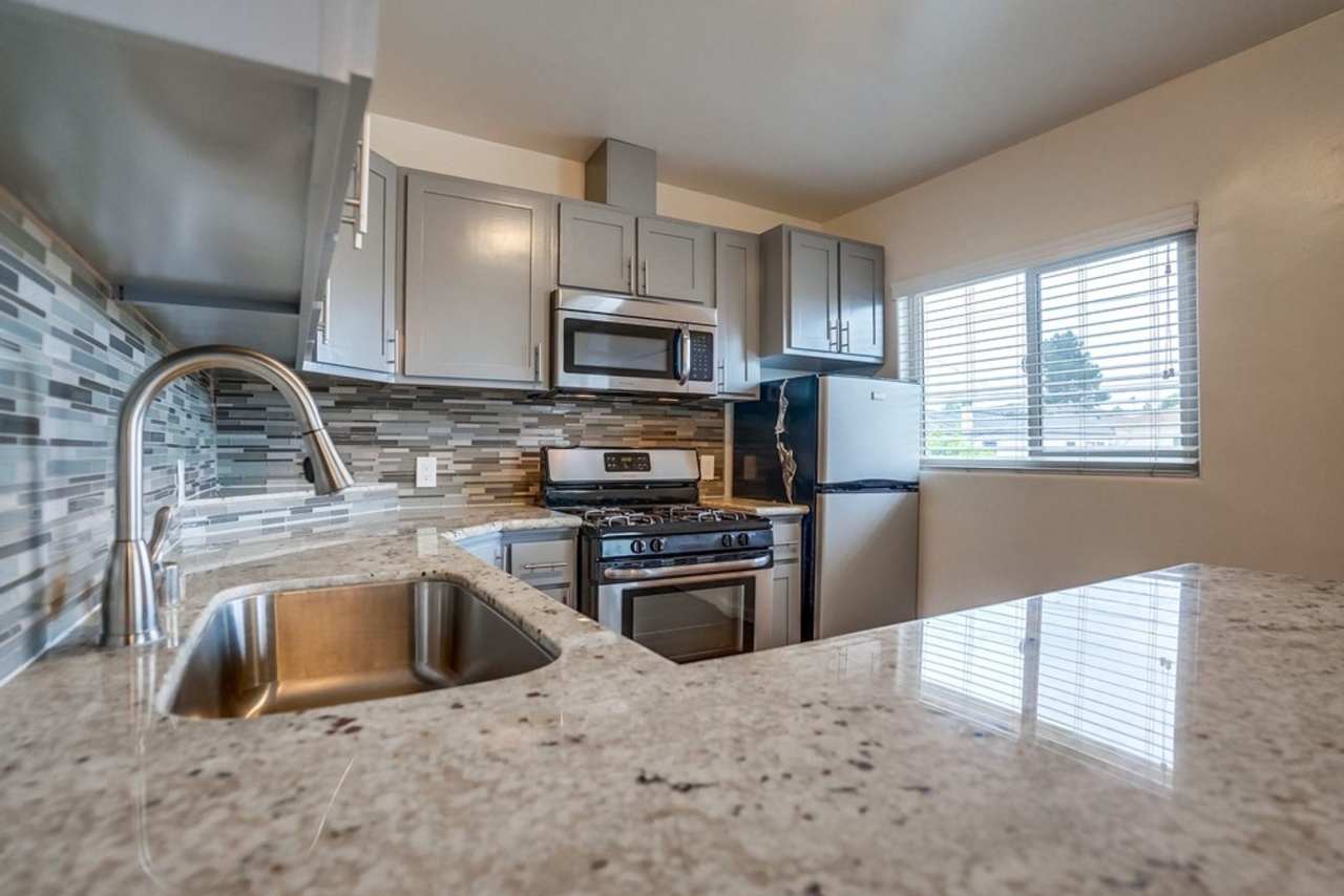 Apartments close to Downtown LA with Gym, BBQ Area, Laundry Facilities and More!