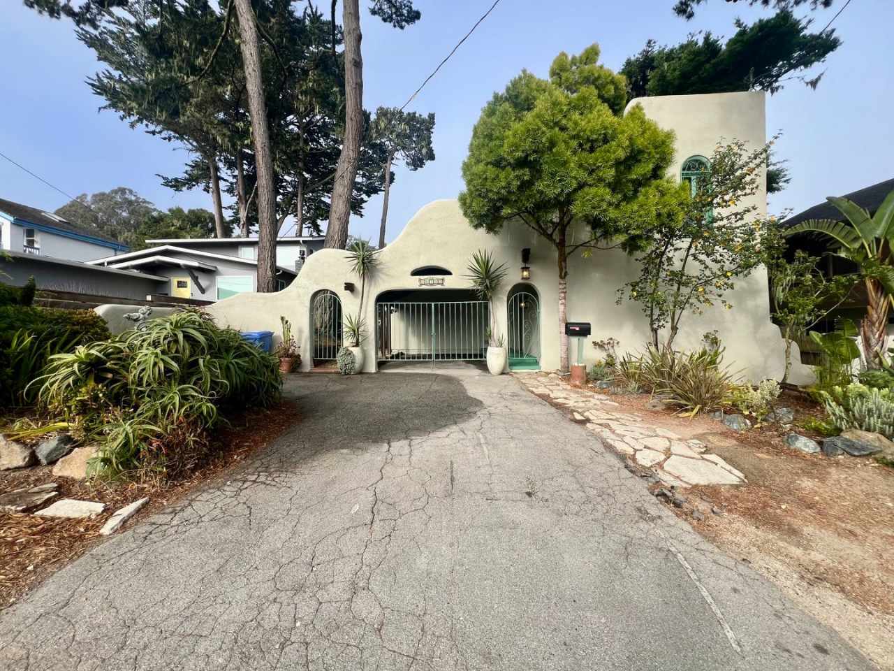 Available May 01, 2025 is a lovely 3 bedroom 2 bathroom Monterey home.