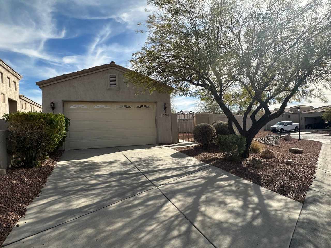 Beautiful 2 Bedroom, 2 Bathroom Home in Gated Community in well desirable area in Bullhead City, !