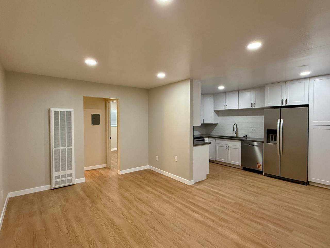 Remodeled 1 Bedroom 1 Bath Sunnyvale Apartment in Convenient Location