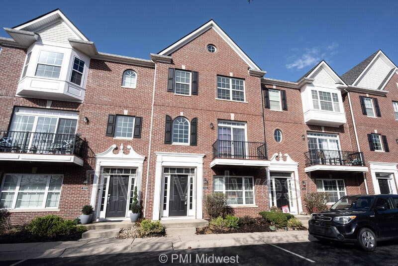 1033 3rd Avenue Northwest