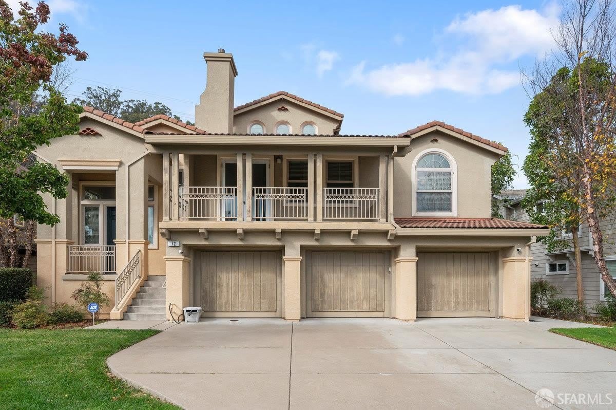 72 Golden Aster Court