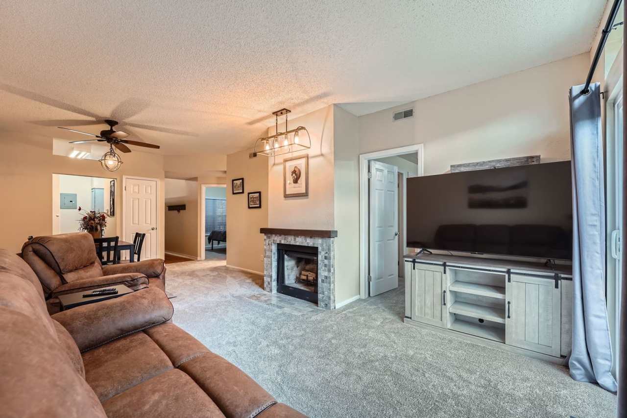 2 BDR Near Boulder Country Club