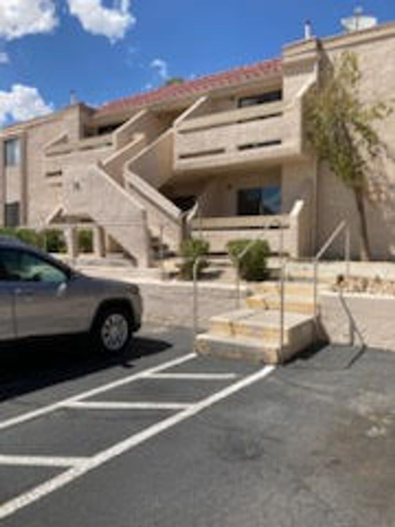 Laughlin Bay Village- 2 Bedroom Condo!
