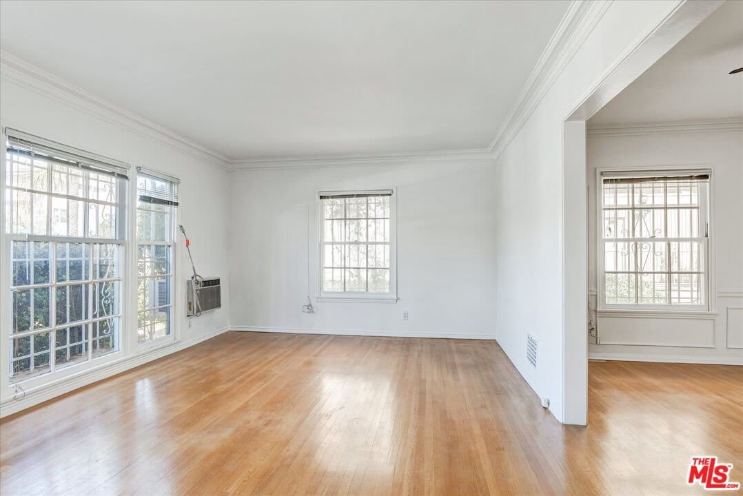 142 N Hamilton Dr unit: A