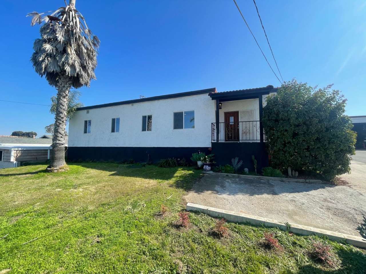 Updated Home with Oversized Bedrooms! (Available 1/13/25)