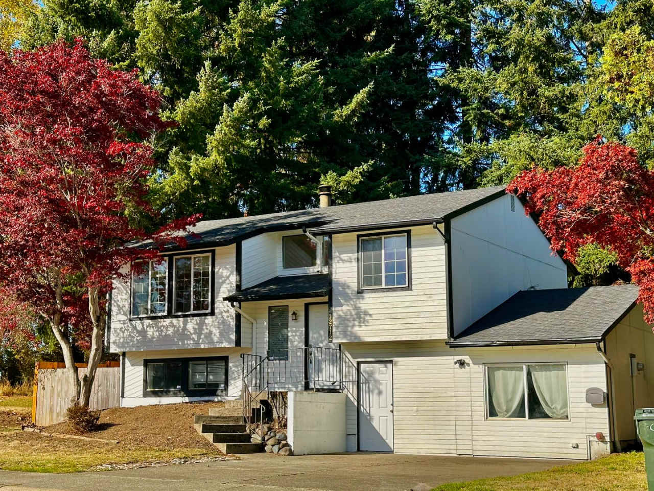 4BR | 3BA Spacious House with Large Backyard