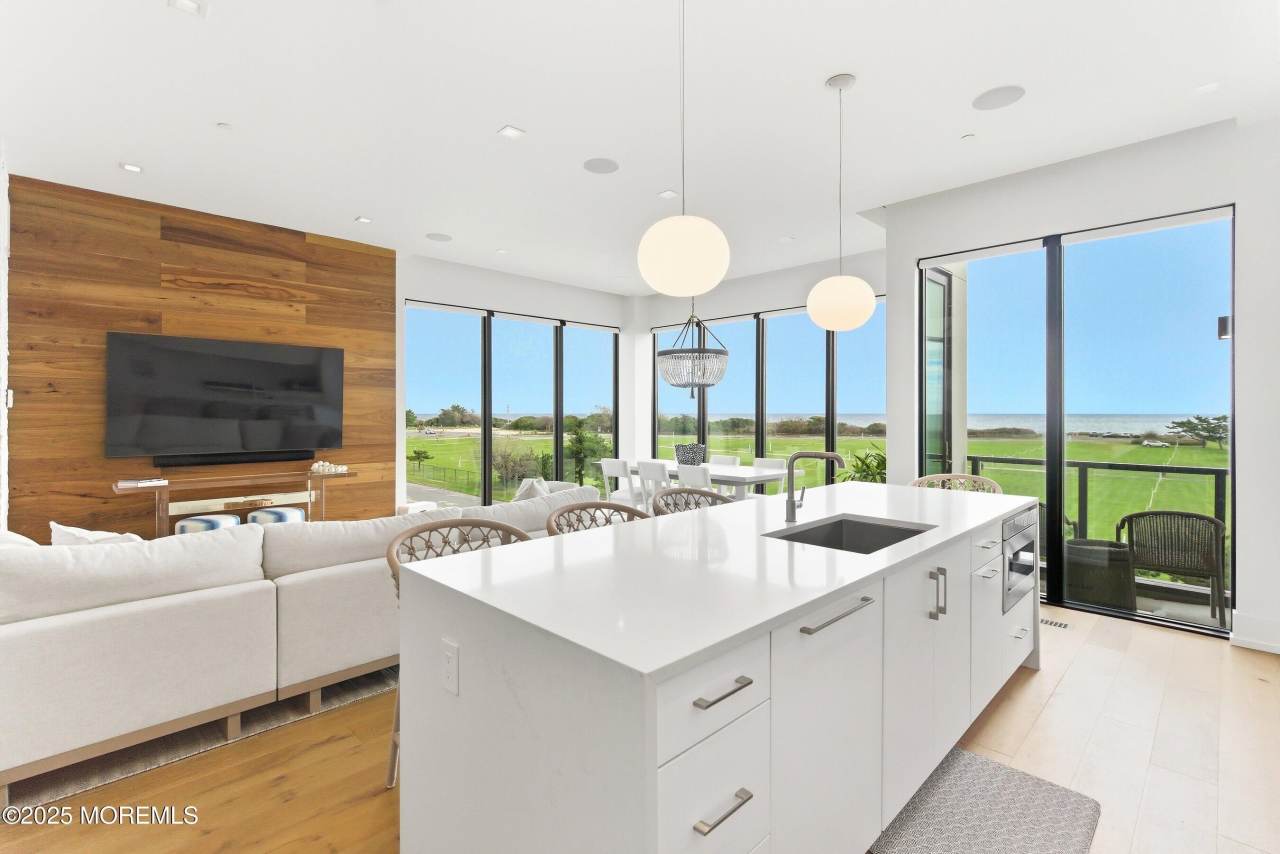 200 Ocean Avenue N unit: 6