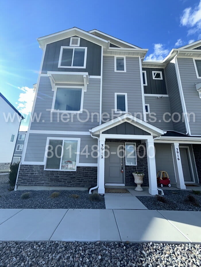 3912 North Cougar Lane