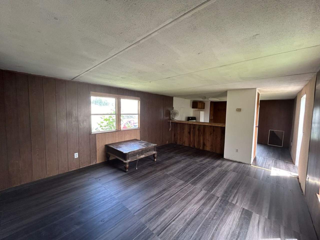 2 BD 1 BA Mobile in Quiet Park Available Now!