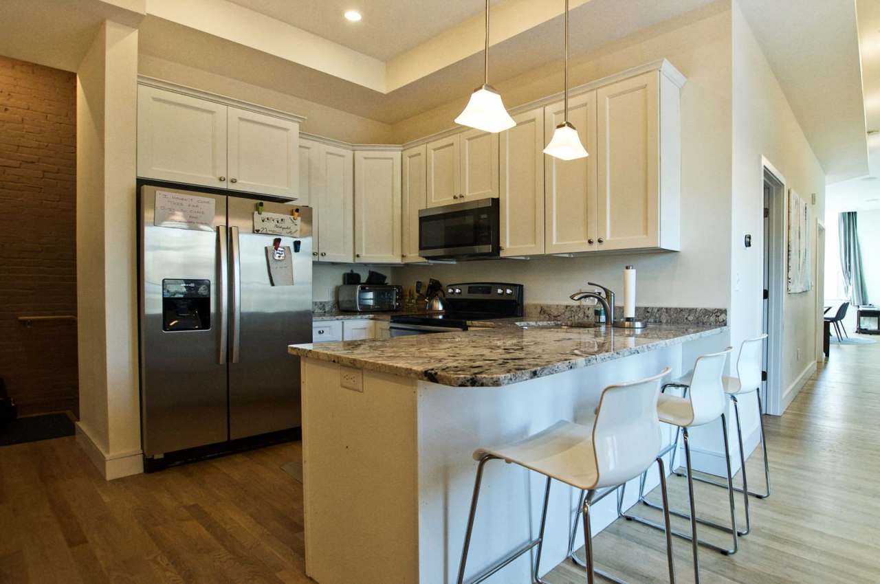 HOT FENWAY LISTING!!!!!