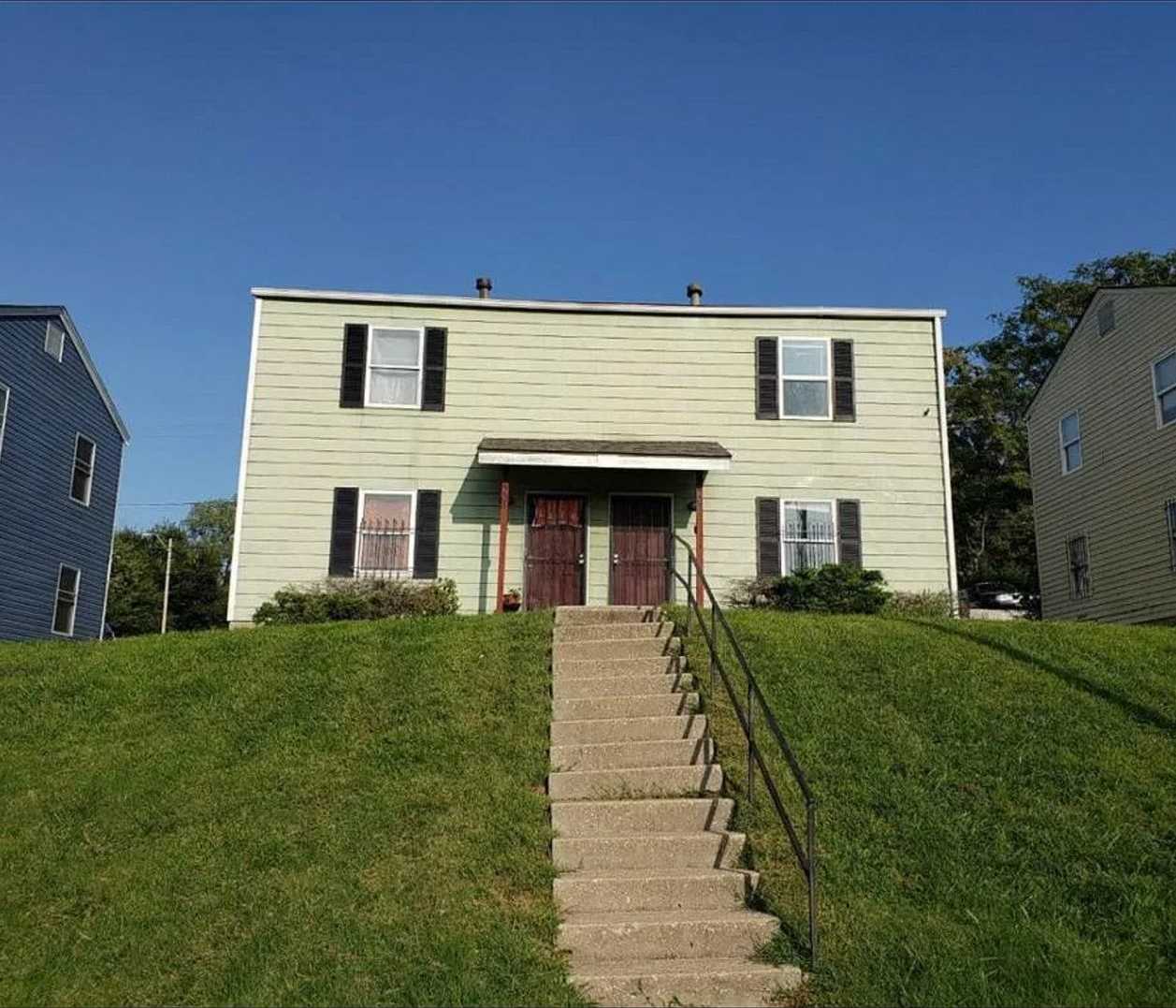 2 bedroom townhome right off the highway!