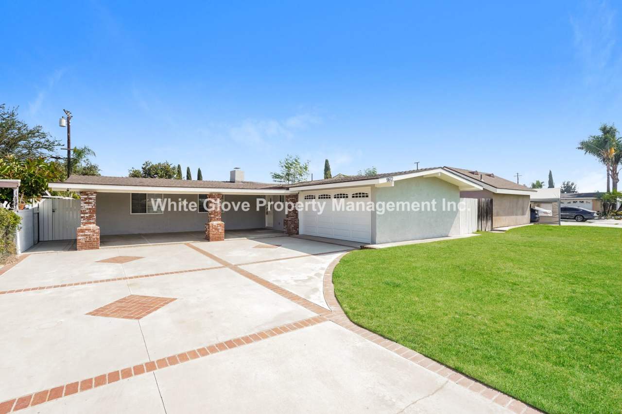 Spacious 4-Bed, 2-Bath Home with Large Backyard