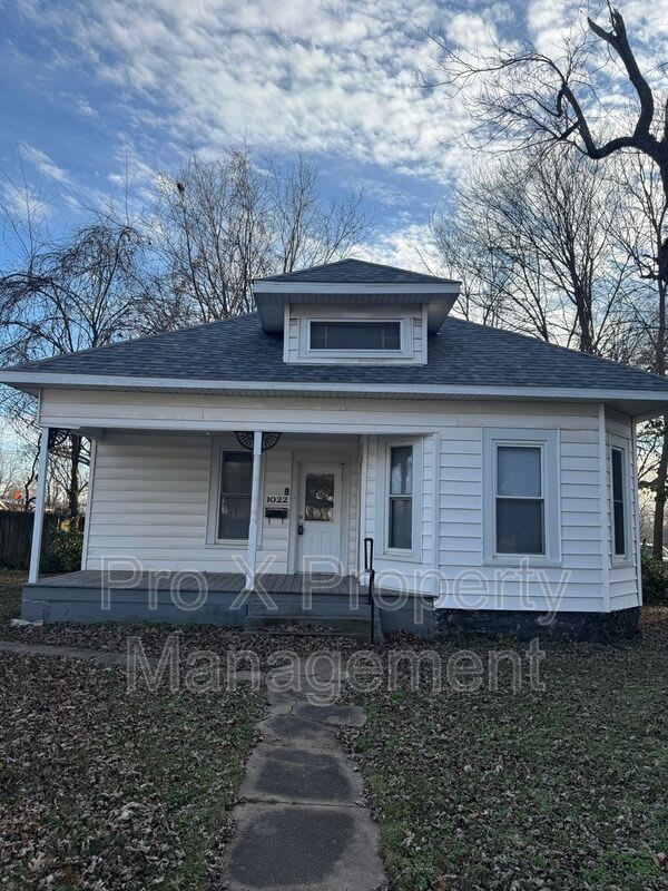 1022 West Calhoun Street