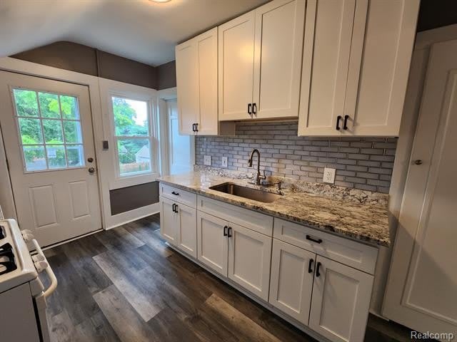 703 W MARSHALL (UPPER UNIT)