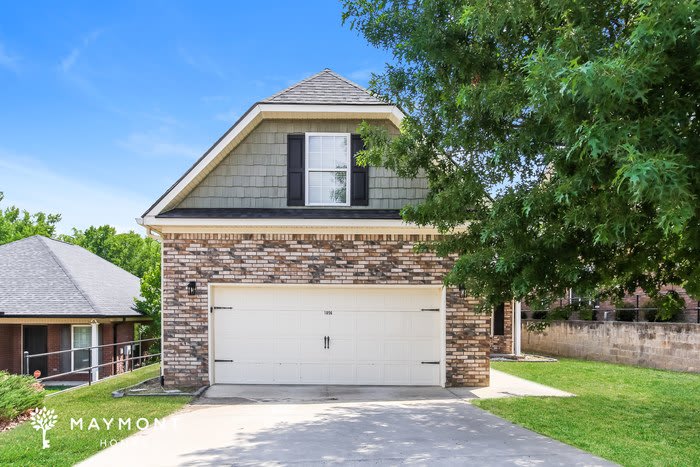 1056 Grove Landing Lane