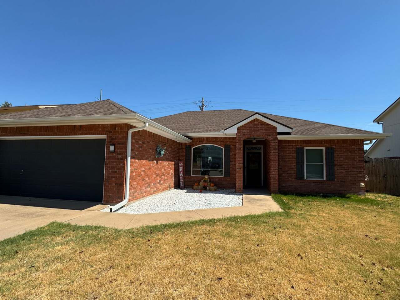 2105 Ashley Cir. COMING SOON!! UNFURNISHED!