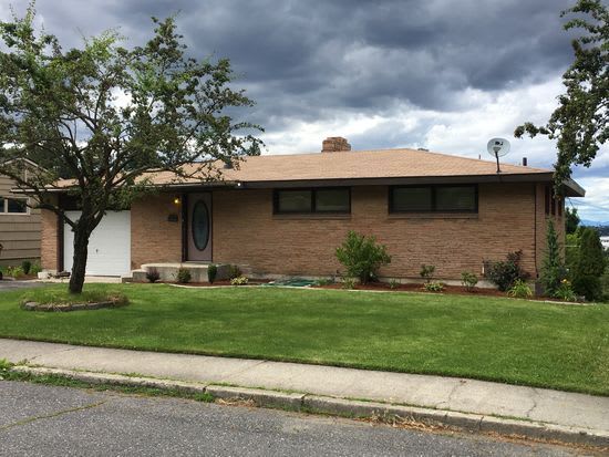 Beautiful 4 BR/ 2 BA Lower South Hill Home!