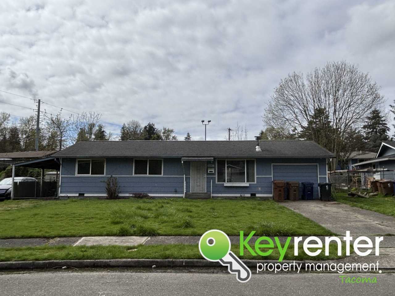 Gorgeous 3 Bed 1 Bath Home in Tacoma, WA!