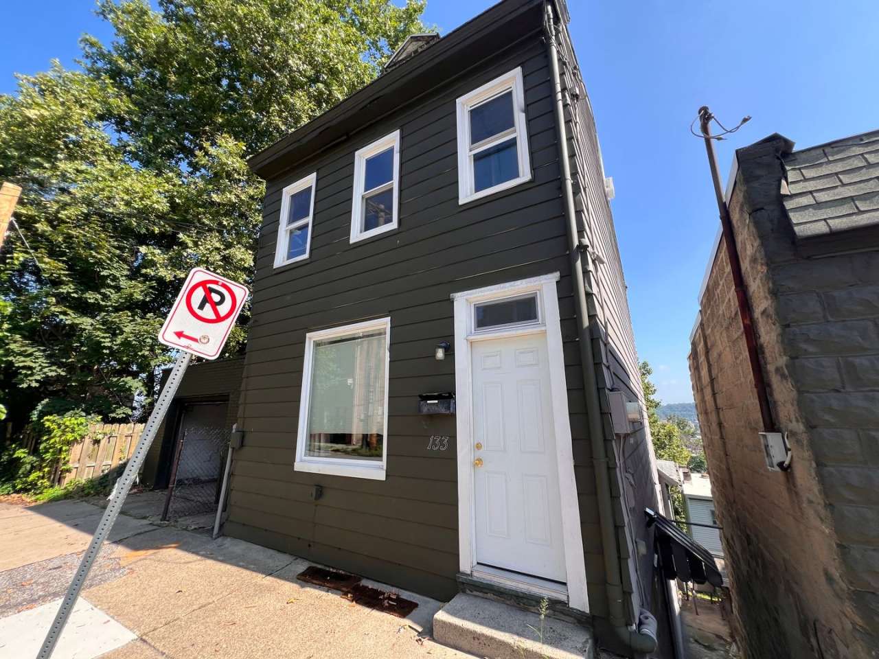 Pittsburgh - 3 Bedroom 1.5 Bathroom