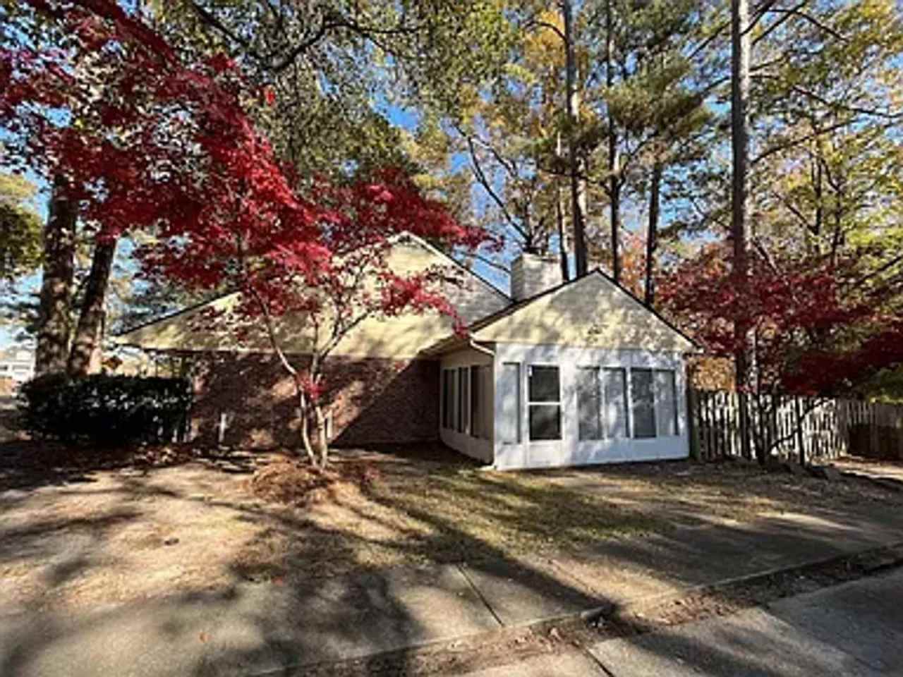 Cozy 2 Bed/2 Bath Townhome with large back patio!