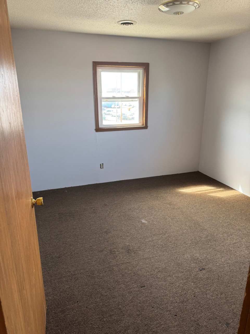 3 bedroom 1 bath second floor apartment