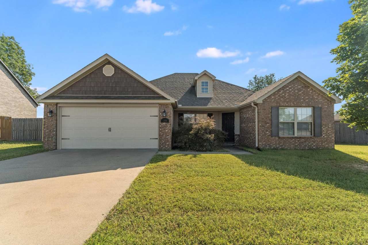 Stunning 4 Bed 2 Bath Home on Quiet Street!