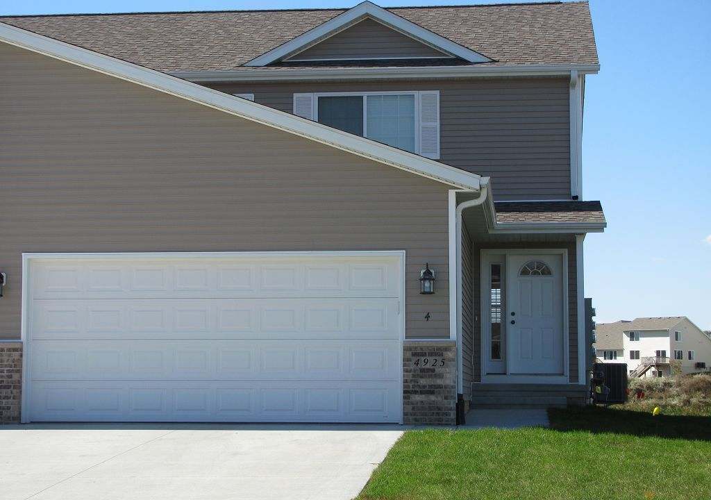 4925 Algonquin Dr #4 - Cedar Falls