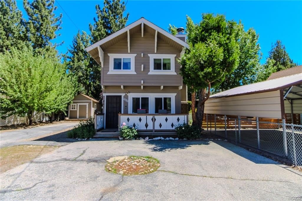 1020 West Country Club Boulevard