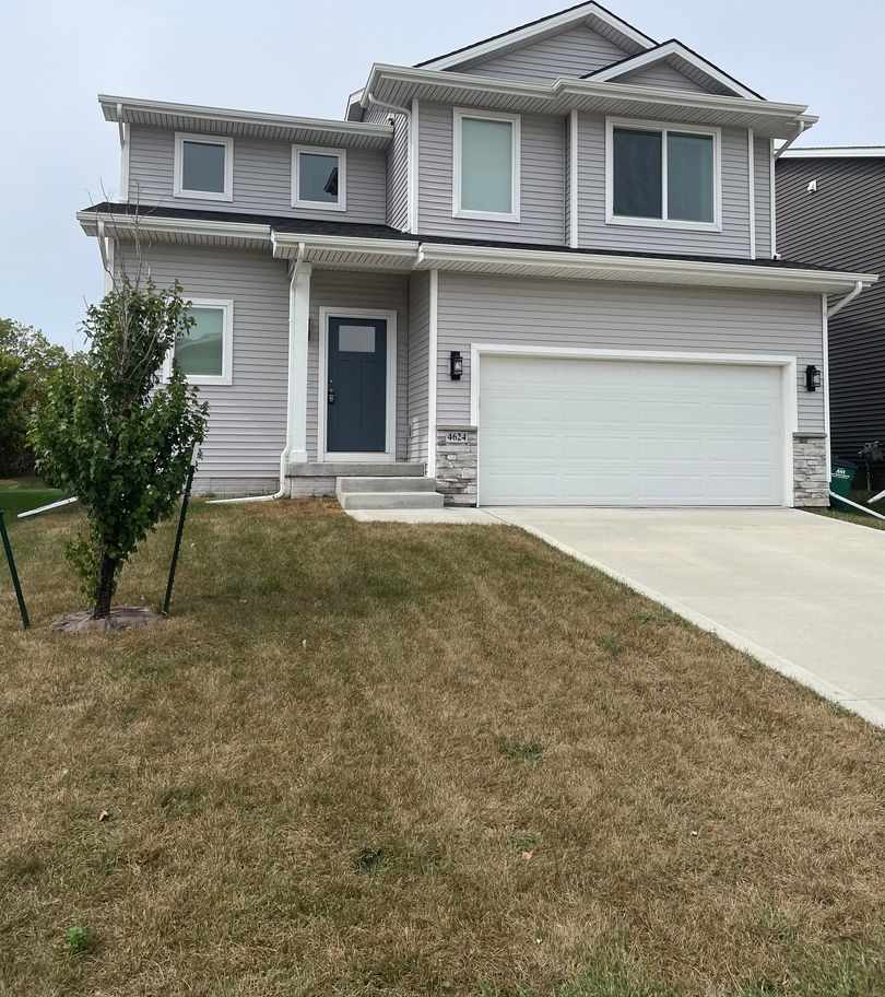 FREE RENT SPECIAL! 3 bedroom 3 bathroom Single-Family Home in Urbandale, IA