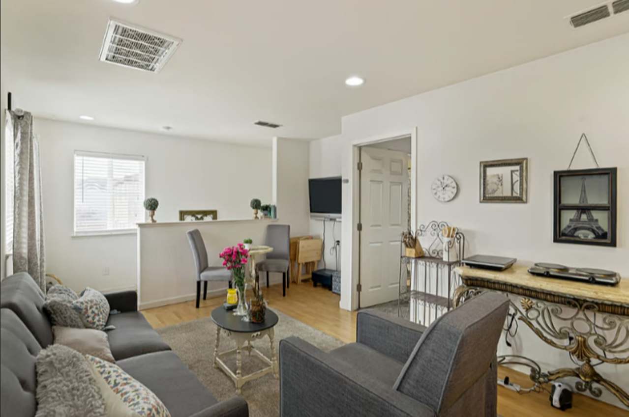 2 WEEKS FREE RENT November Special Private One Bedroom One Bath Mother-in-Law Unit