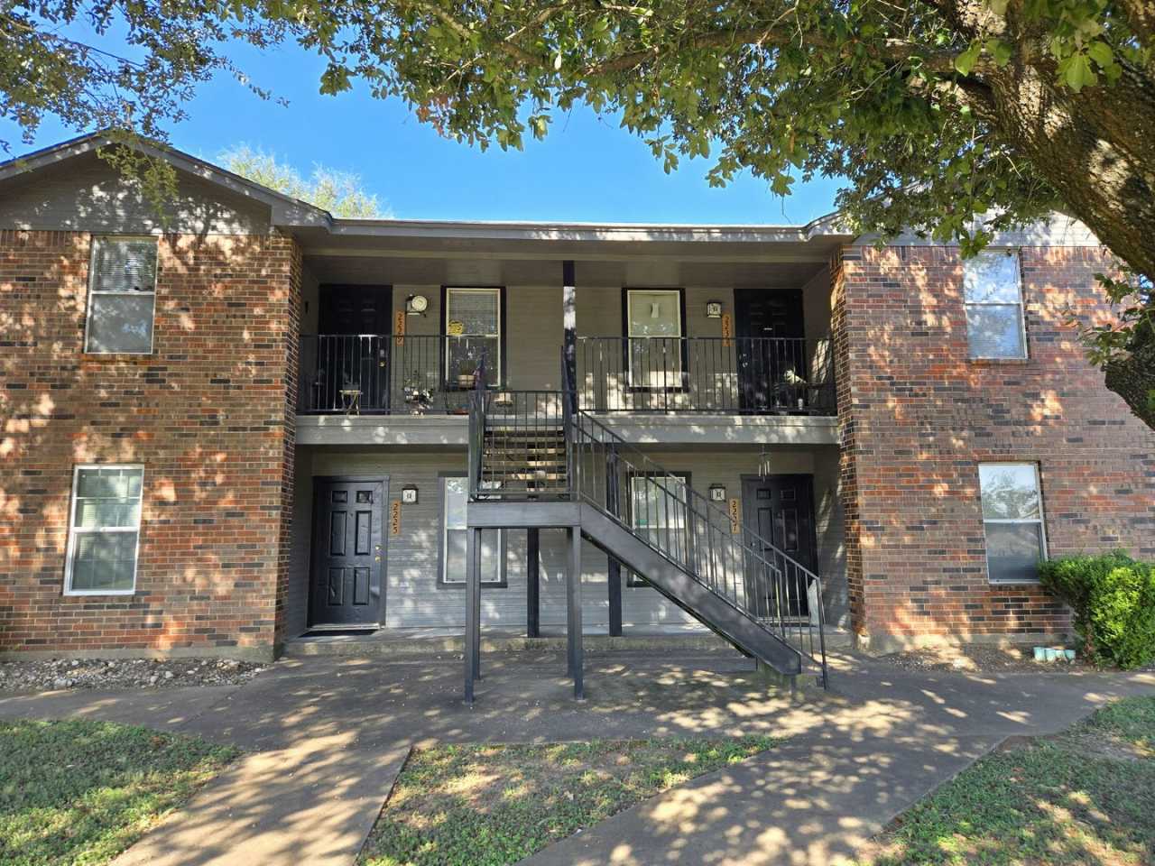 2/1 Fourplex in Midway ISD!