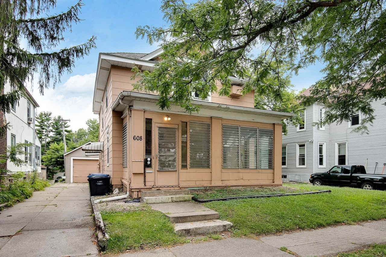 Spacious 5-Bedroom Home Near U of M – Available September 1st, 2026