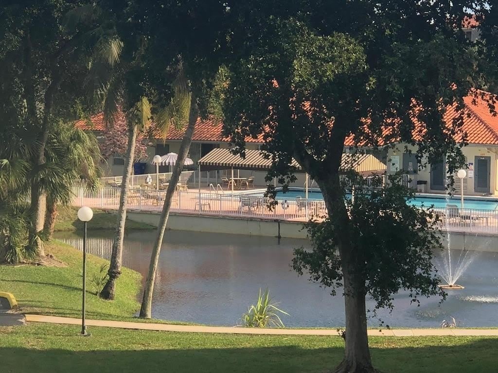 1800 N Lauderdale Ave